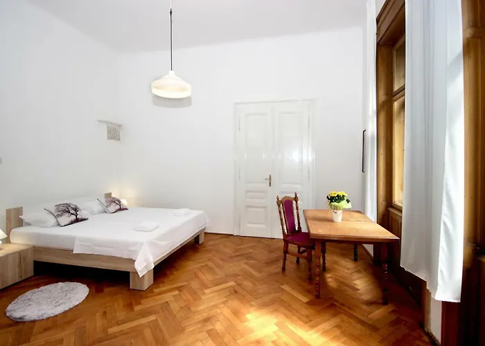 In The Center Of Old Town Apartment