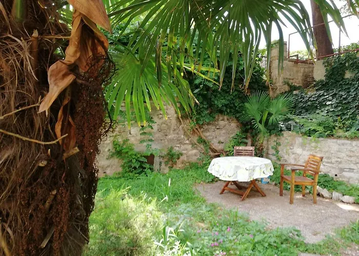 Apartment In The Center Of Old Town Pula