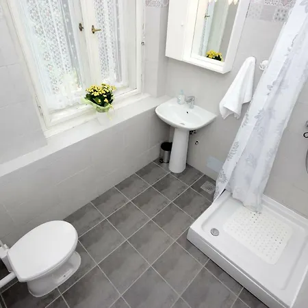 Apartment In The Center Of Old Town Pula