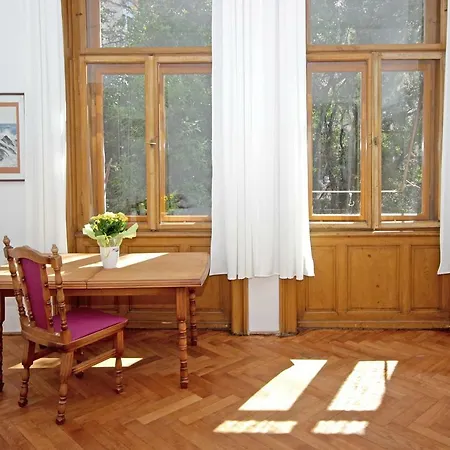 In The Center Of Old Town Apartman *