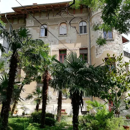 Apartment In The Center Of Old Town Pula
