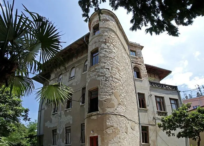 In The Center Of Old Town דירה